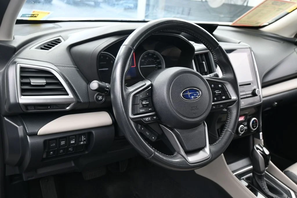 Used 2022 Crystal White Pearl Subaru Limited image 15