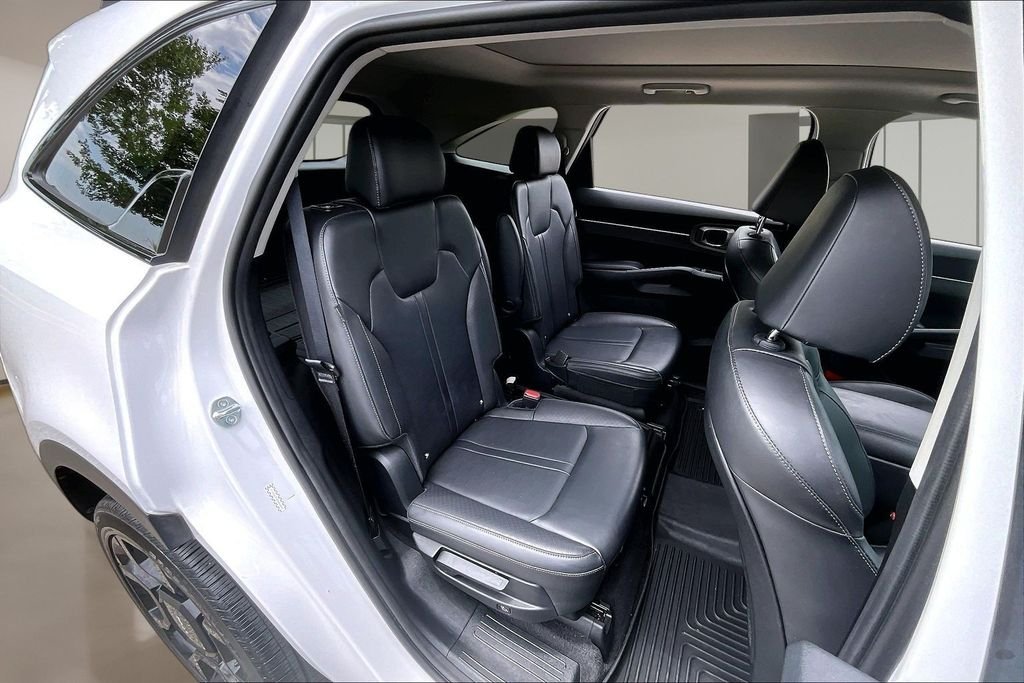 Used 2024 White Kia X-Line EX image 27