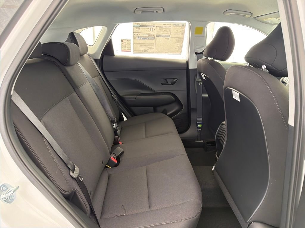 Used 2026 Atlas White Hyundai SE image 31