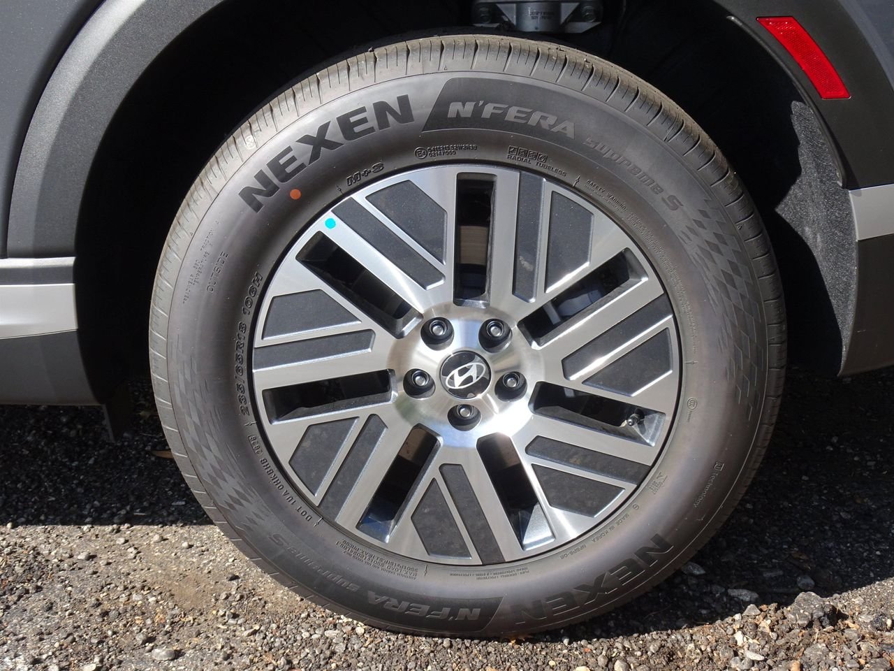New 2027 Gray Hyundai SEL Premium 7P image 24