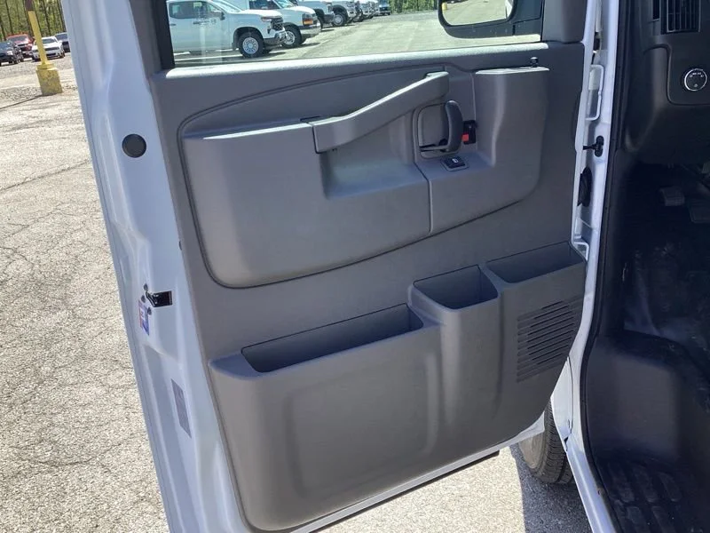 2026 Chevrolet Express Cargo Work Van - Photo 18