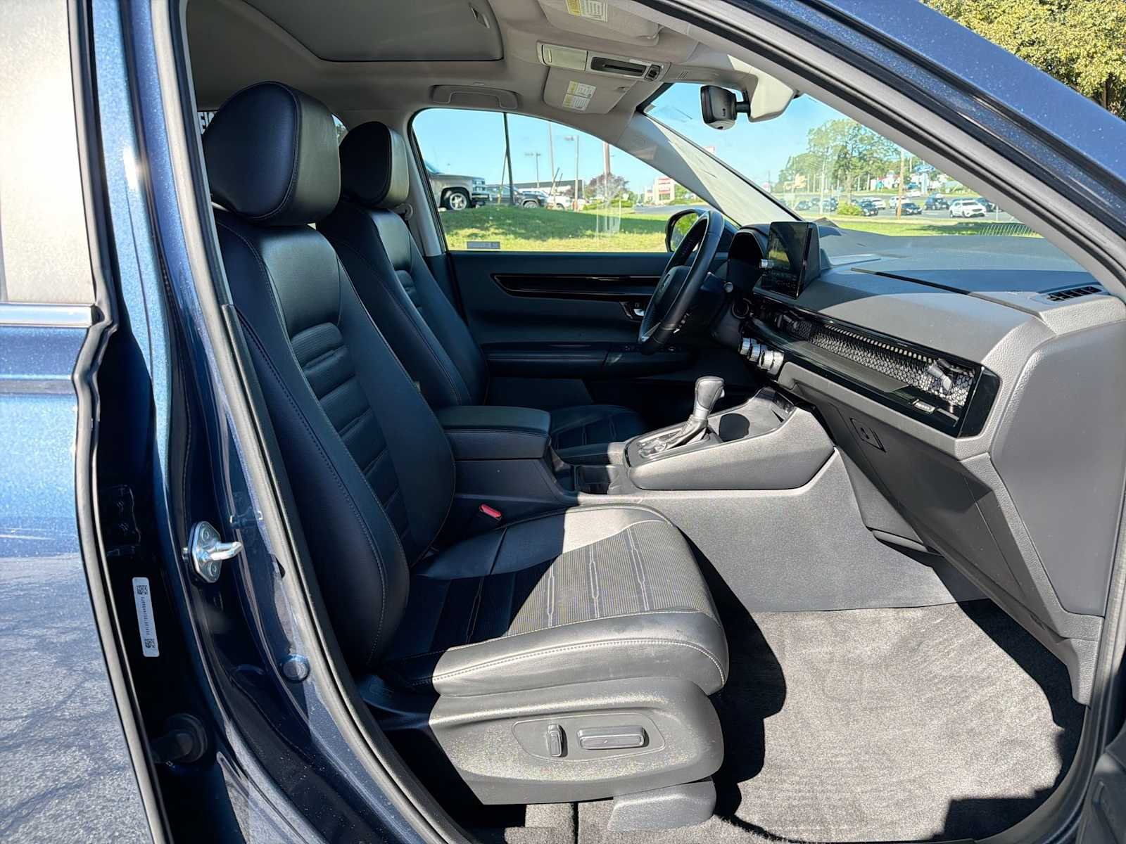 Certified Used 2025 Canyon River Blue Metallic Honda EX-L image 15