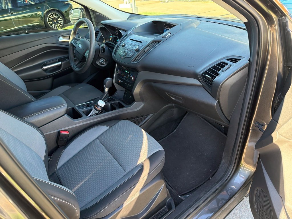 Used 2017 Gray Ford SE image 9