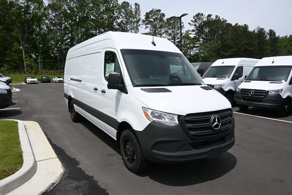 New 2026 Arctic White Mercedes-Benz Cargo 170 WB image 21