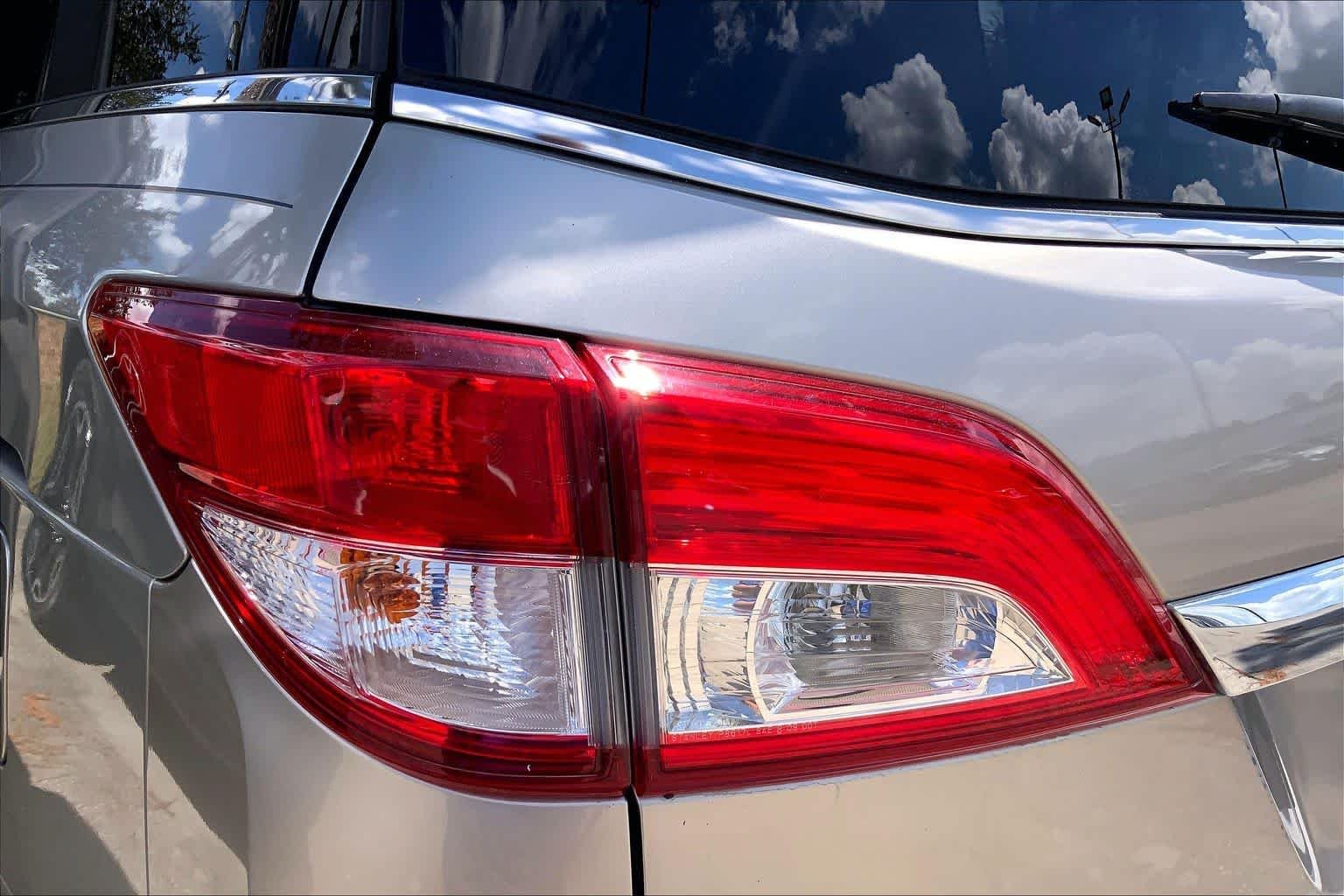 Used 2013 Titanium Beige Nissan LE image 28