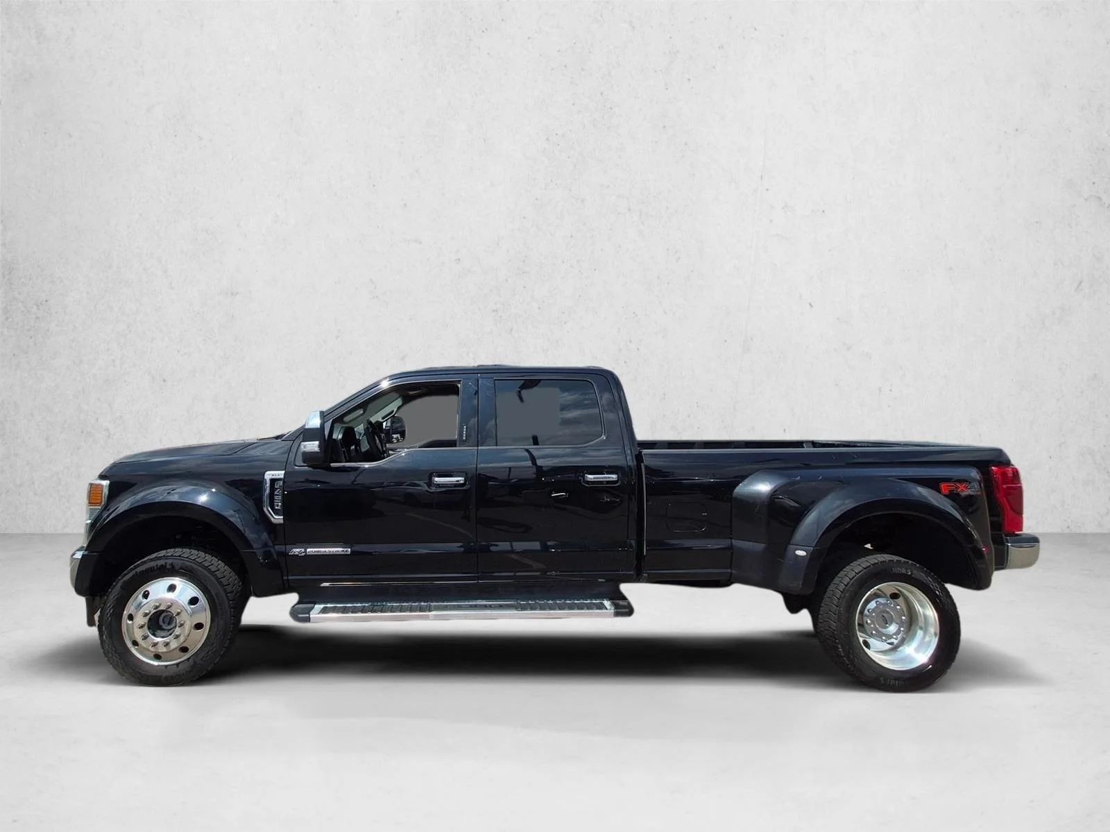 Certified Used 2022 Agate Black Metallic Ford XLT image 9