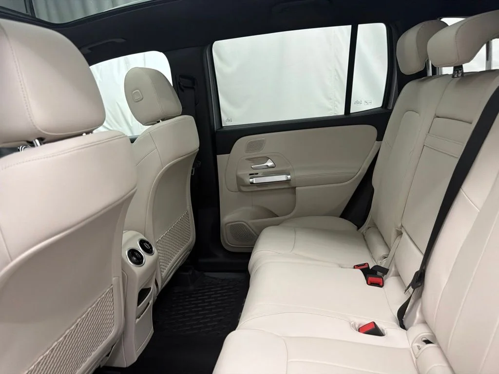 New 2026 Silver Mercedes-Benz GLB 250 image 19