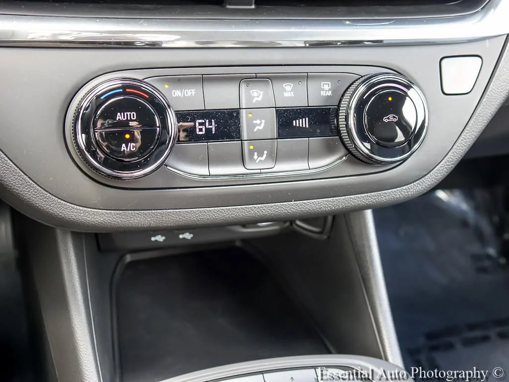 New 2026 Summit White Buick Preferred image 19