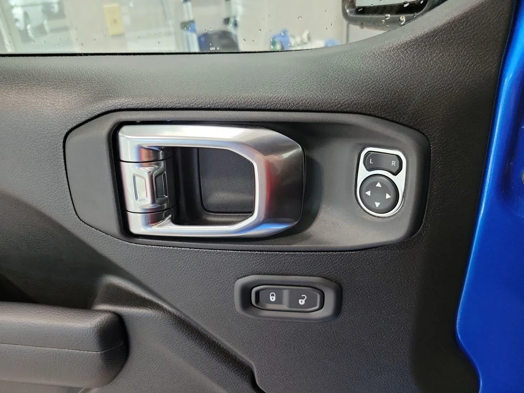 New 2025 Hydro Blue Pearlcoat Jeep Sport S image 19
