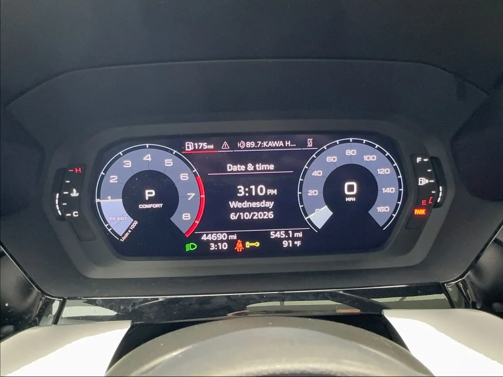 Used 2024 White Audi  image 39