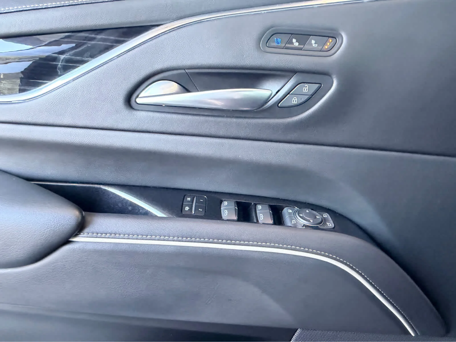 Used 2021 SATIN STEEL METALLIC Cadillac Sport image 19