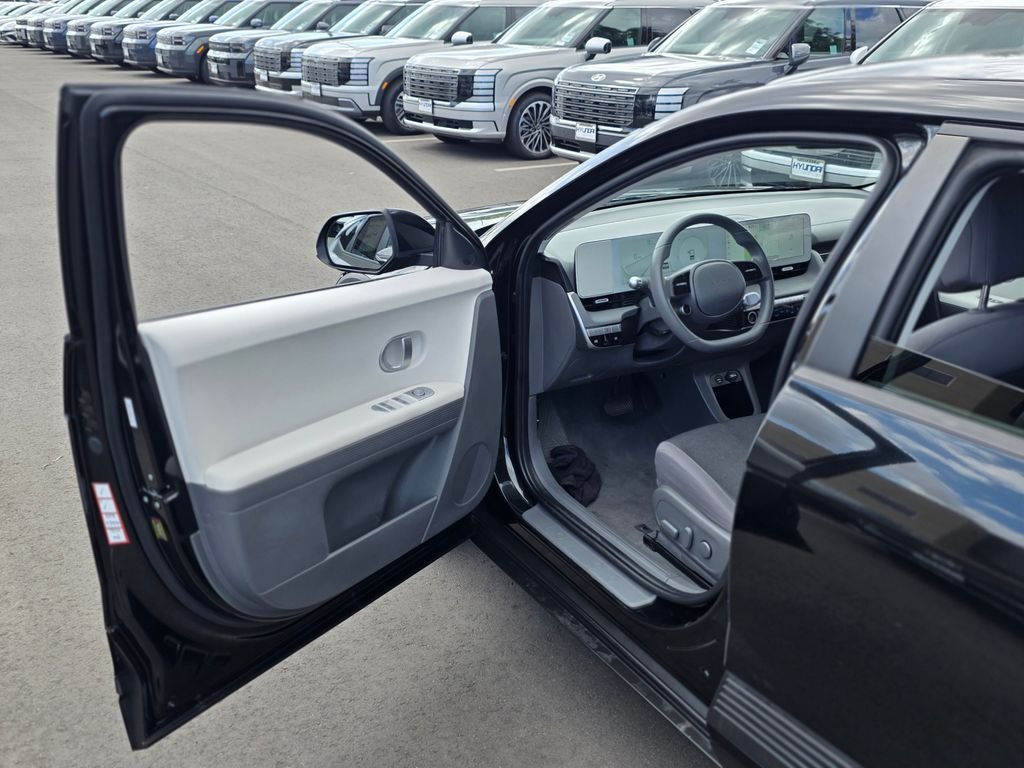 2022 Hyundai IONIQ 5 SE - Photo 37