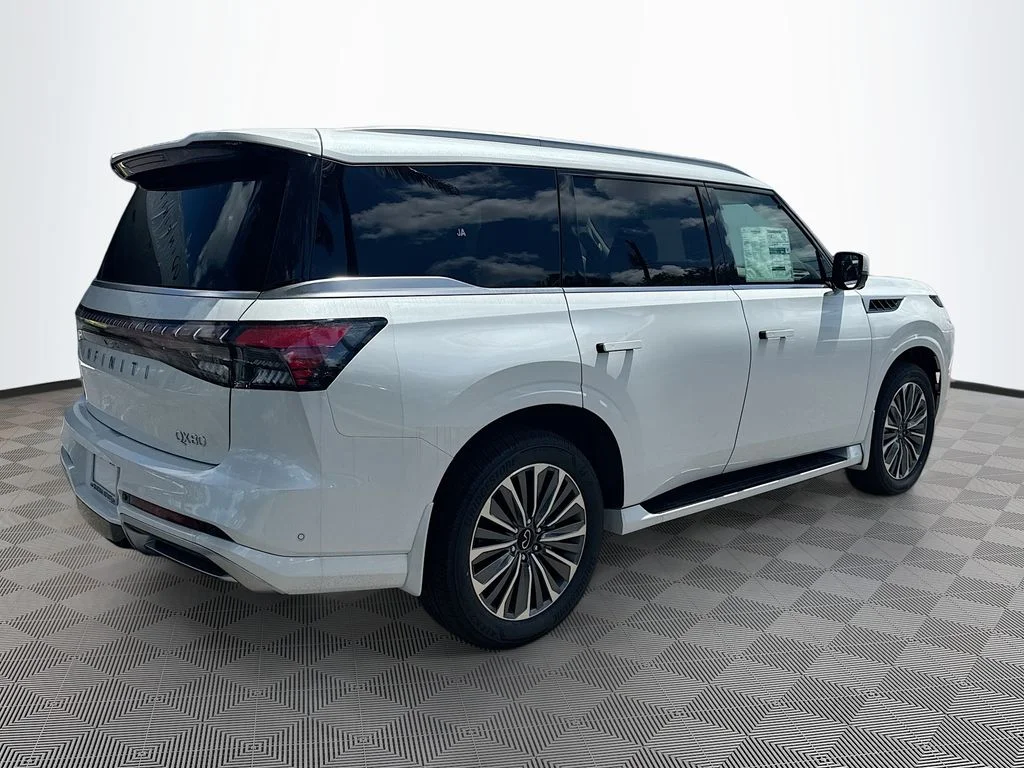 New 2026 RADIANT WHITE INFINITI Luxe 2WD image 5