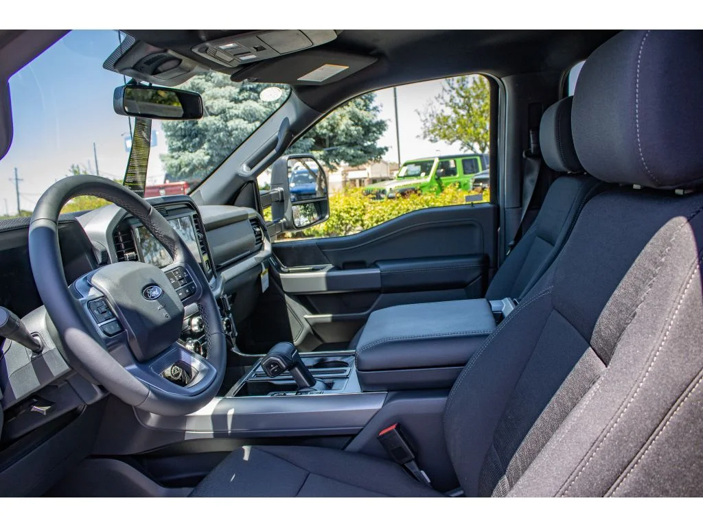 New 2026 CARBONIZED GRAY METALLIC Ford XLT image 33