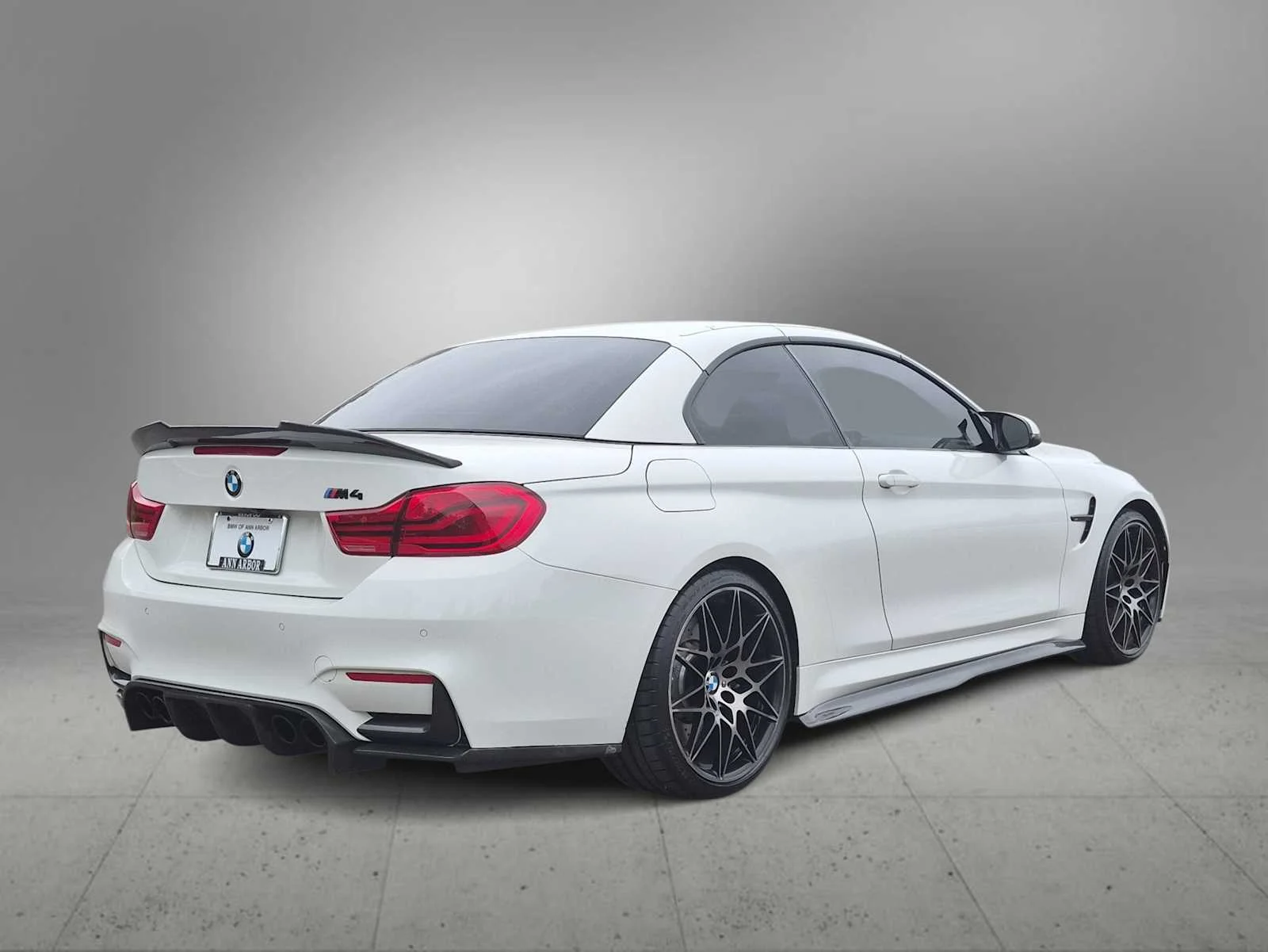 Used 2018 Alpine White BMW  image 8