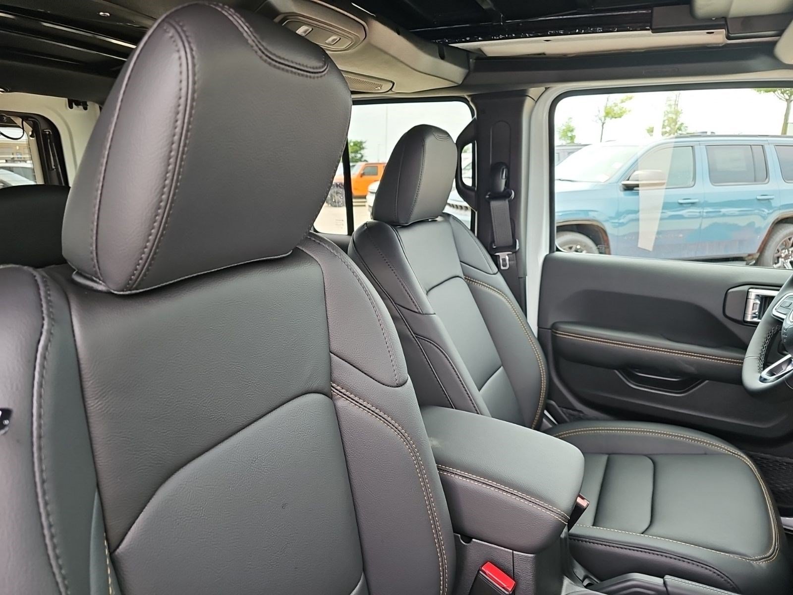 New 2026 Bright White Clearcoat Jeep Sahara image 10