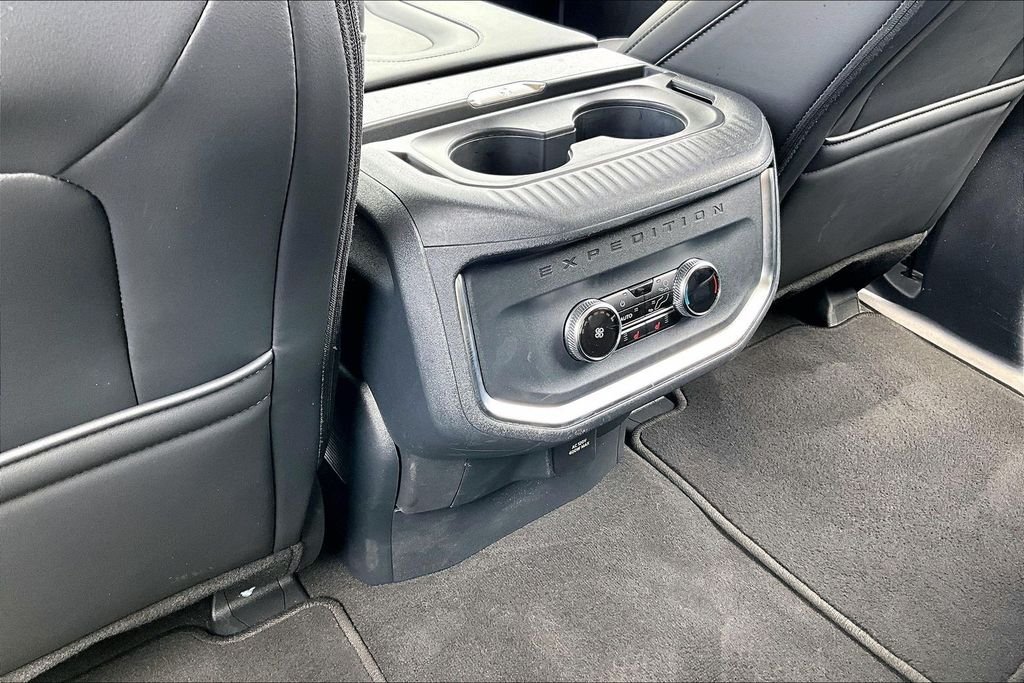 Used 2025 Black Ford Platinum image 24