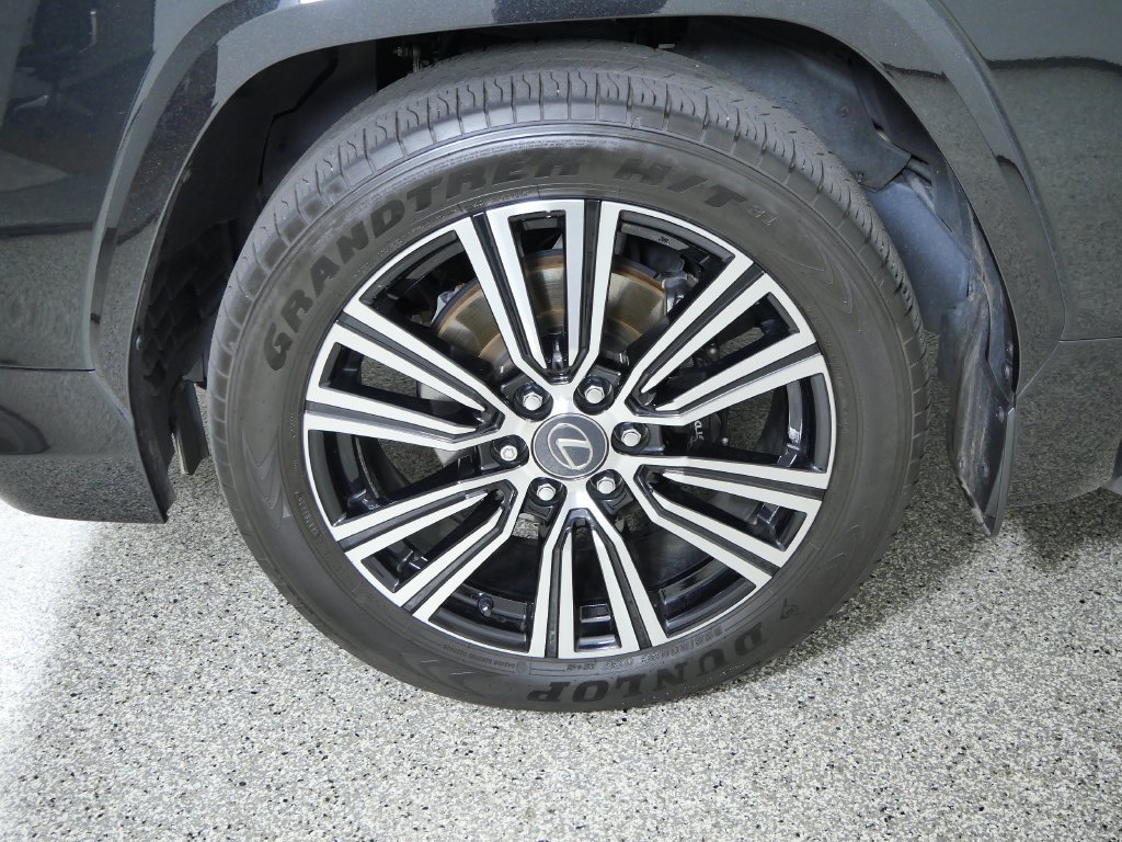 Used 2025 Black Lexus 600 Luxury image 17