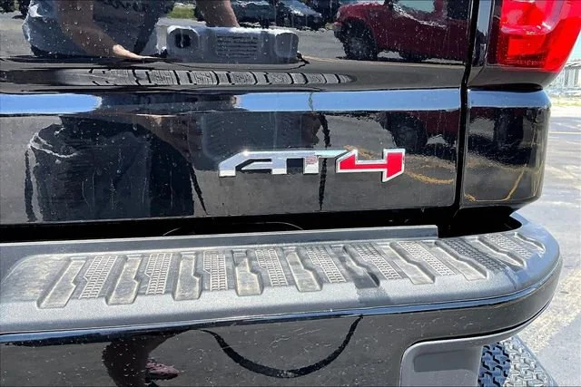 New 2026 Onyx Black GMC AT4 image 9