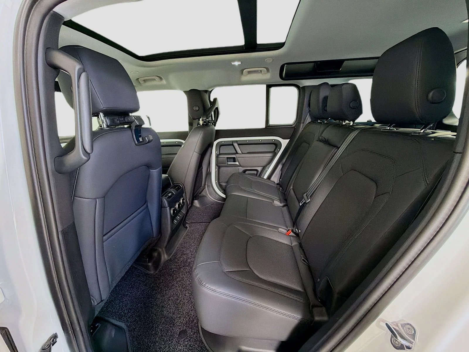 New 2026 Fuji White Land Rover S image 27