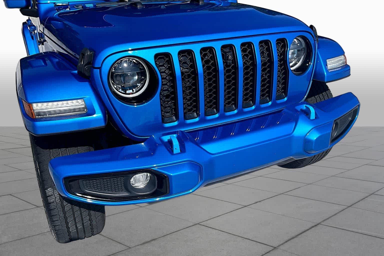 Used 2023 Hydro Blue Pearlcoat Jeep Sahara High Altitude image 29