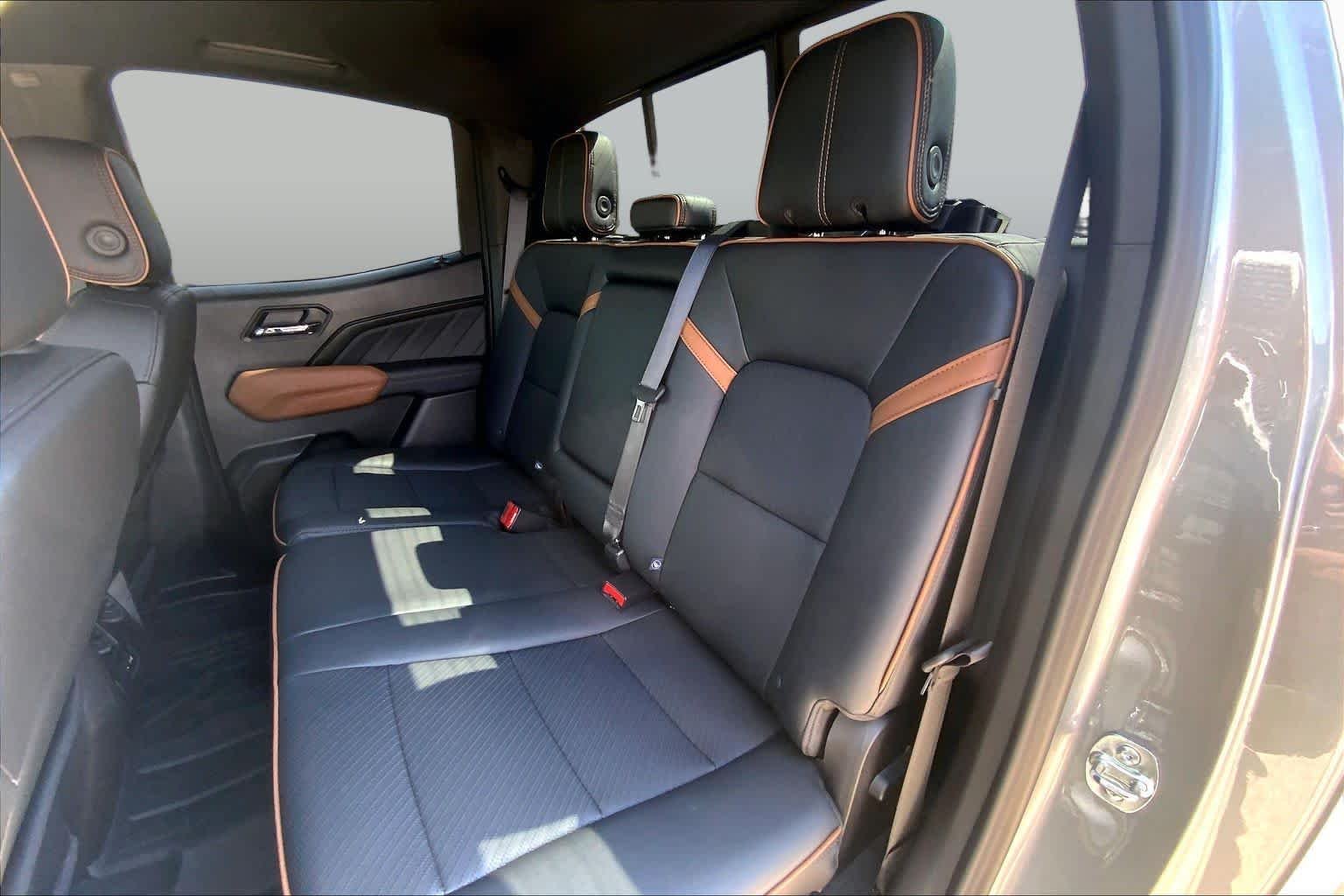 Used 2025 Sterling Metallic GMC 4WD AT4 image 19