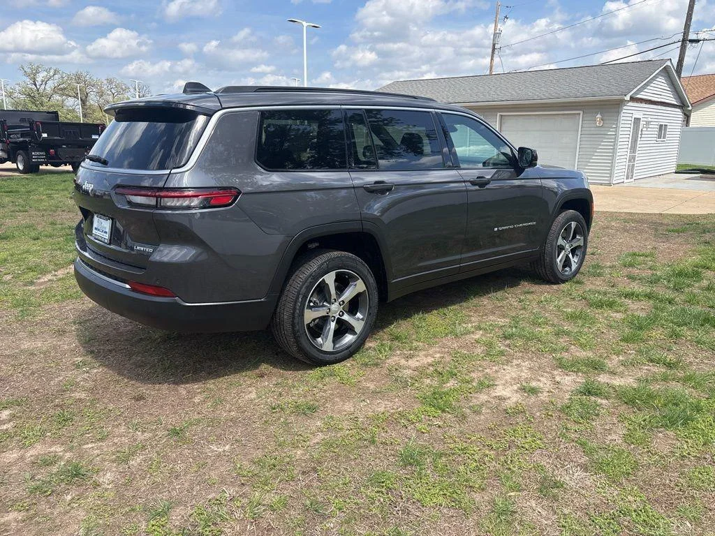 New 2026 Baltic Gray Metallic Clearcoat Jeep Limited image 6