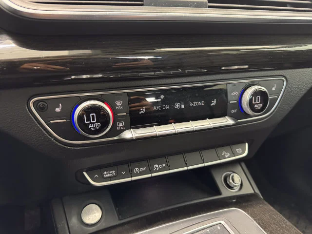 Used 2018 Manhattan Gray Metallic Audi 2.0T Premium image 38