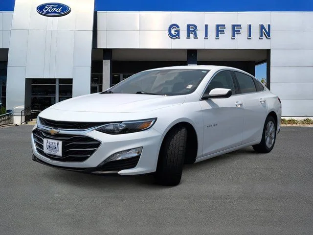 Used 2025 Summit White Chevrolet LT image 11