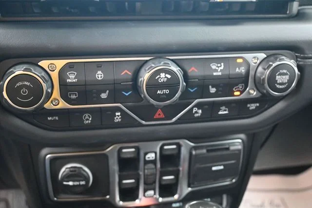 Certified Used 2025 Black Clearcoat Jeep Rubicon X image 11