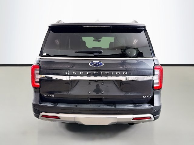 Used 2022  Ford Limited image 6