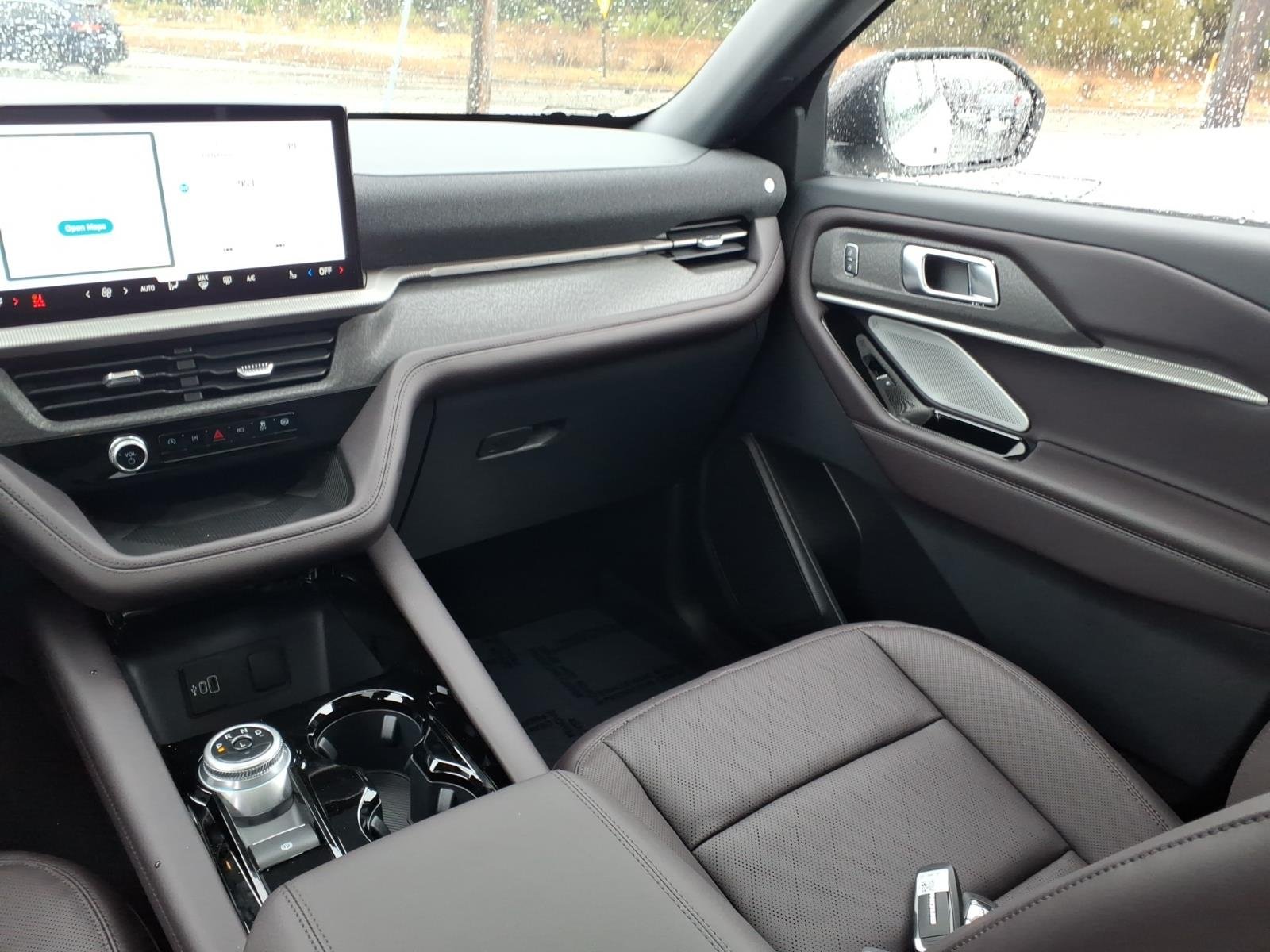 New 2026 Star White Metallic Tri-Coat Ford Platinum™ image 14