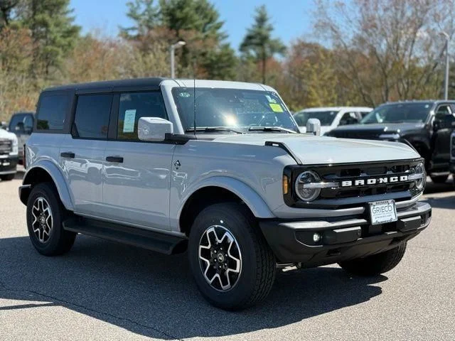 2026 Ford Bronco Outer Banks 4x4's photo