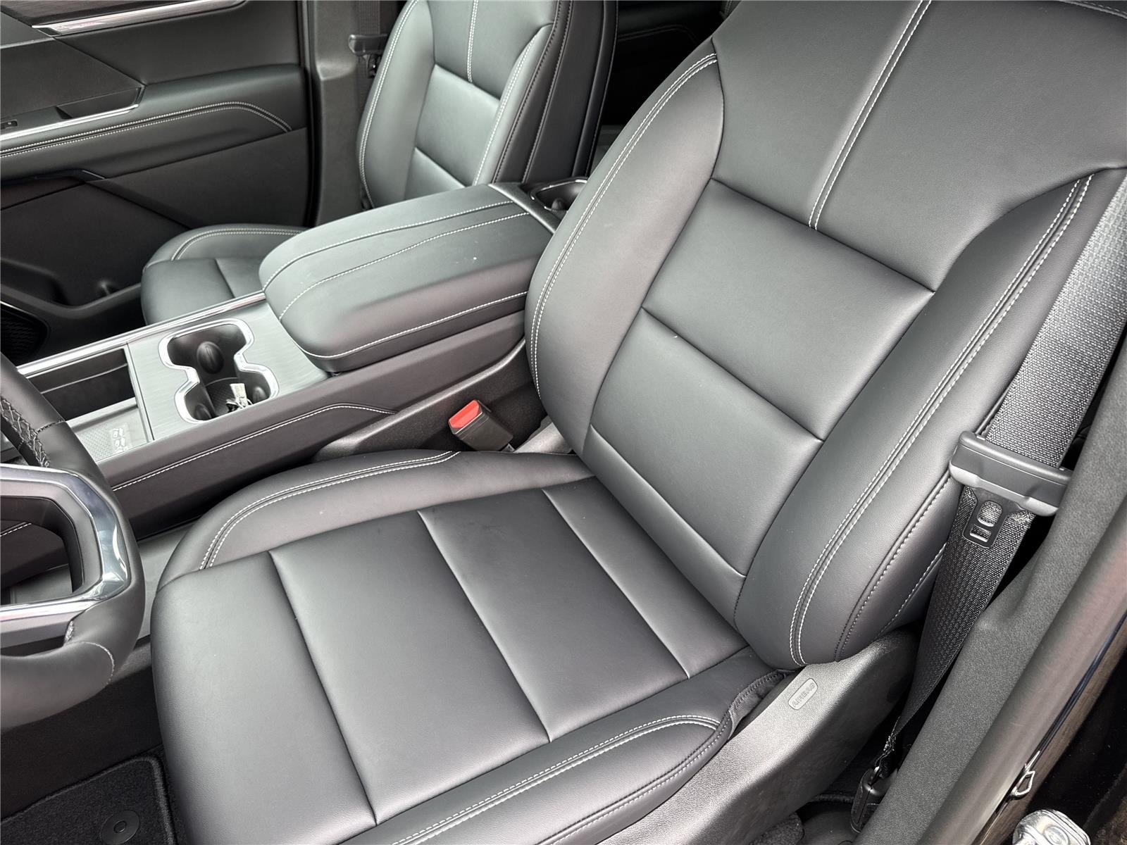 New 2026 Ebony Twilight Metallic GMC Elevation image 11