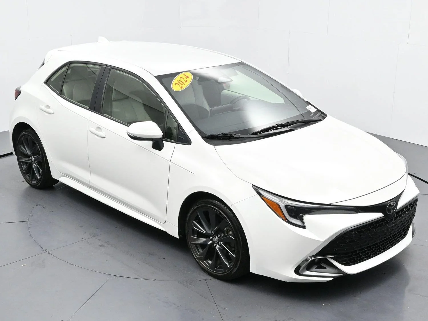 Used 2024 Ice Cap Toyota XSE image 37