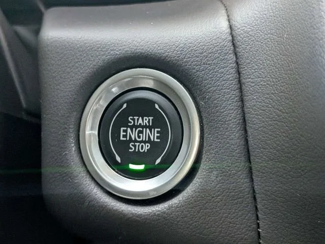 Used 2022 Summit White GMC SLE image 26