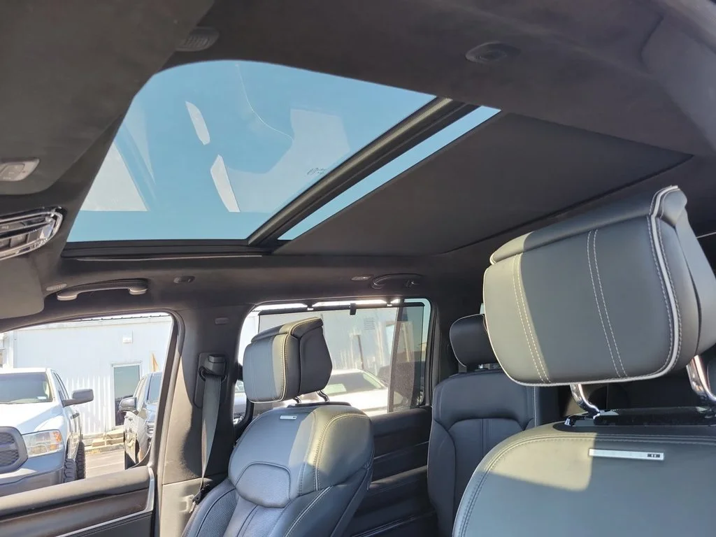 2022 Jeep Grand Wagoneer Series II - Photo 19