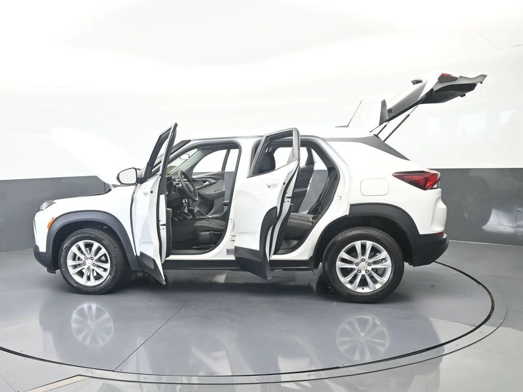Used 2023 Summit White Chevrolet LS image 67
