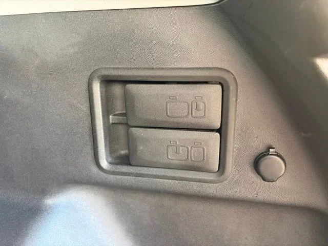 Used 2023 Silver GMC SLE image 33