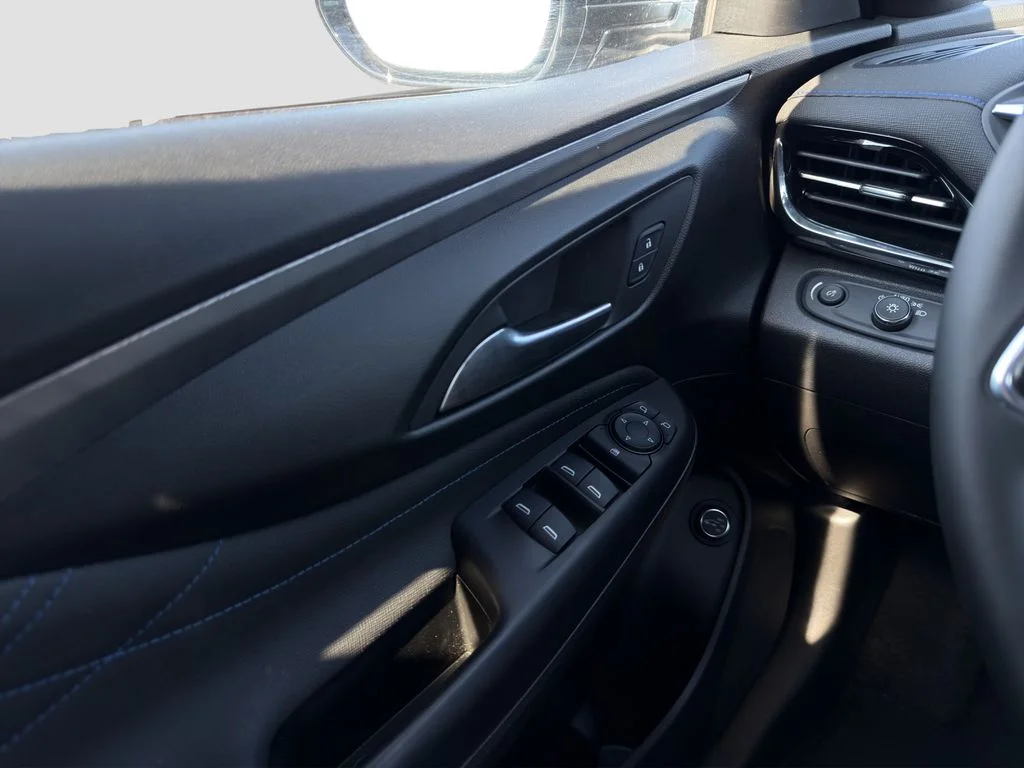 2025 Buick Envista Sport Touring - Photo 12