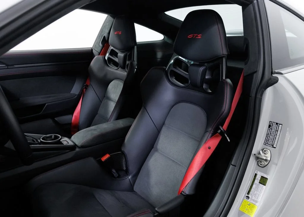 Used 2024 Chalk Porsche Carrera GTS Manual image 17