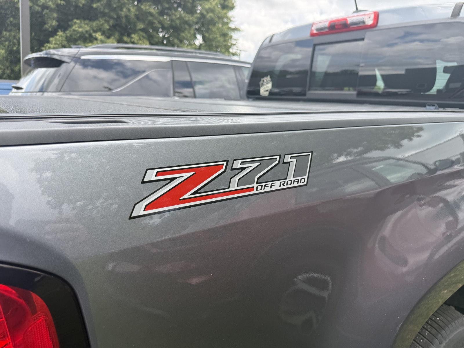 Used 2019 Satin Steel Metallic Chevrolet 4WD Z71 image 8