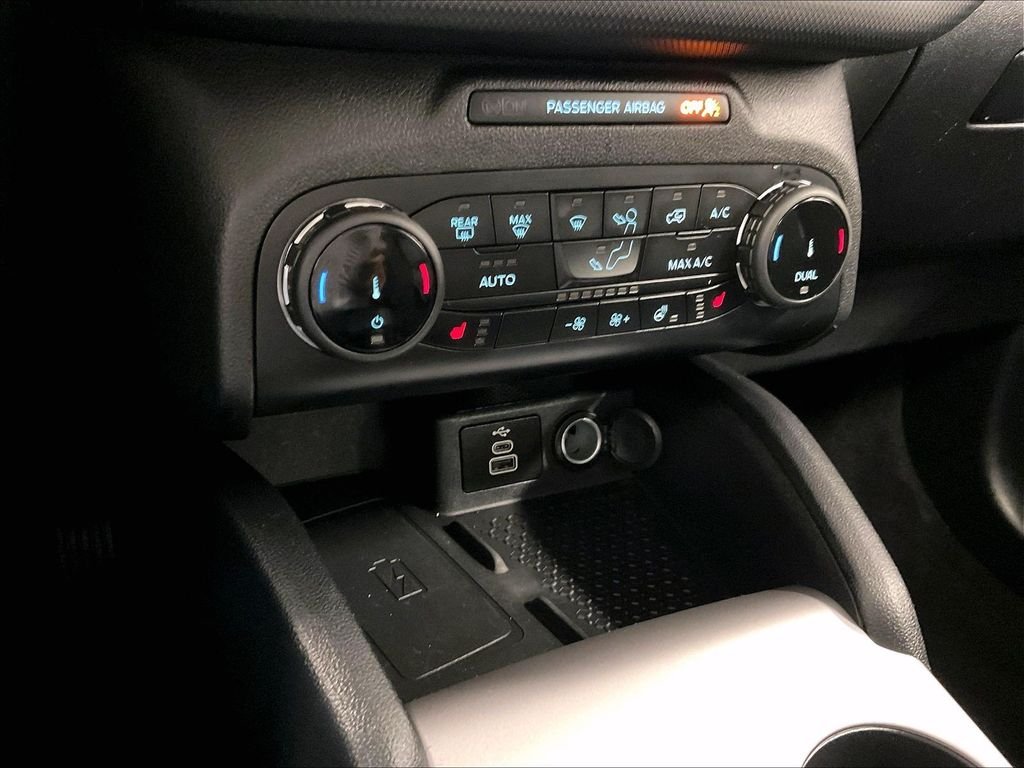 Used 2023 Black Ford Outer Banks image 26