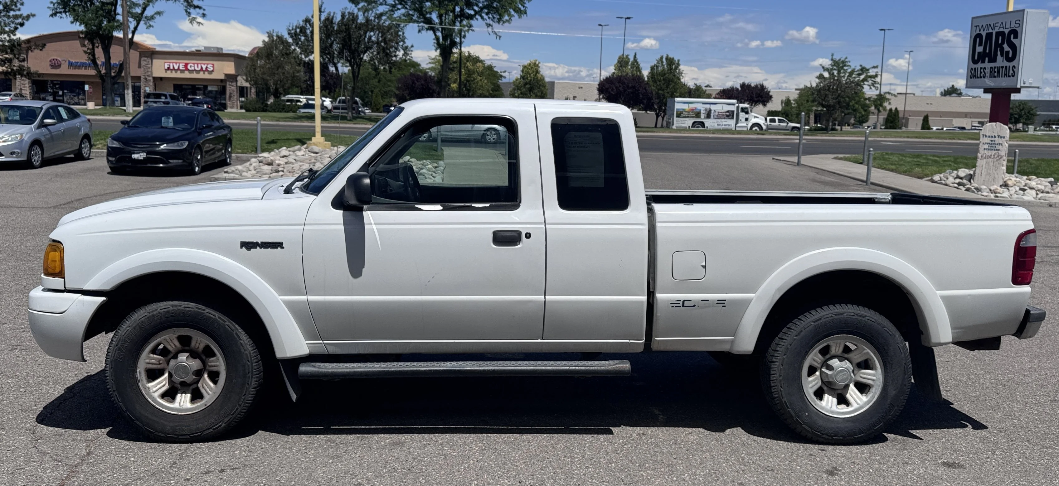 Used 2001 White Ford  image 5