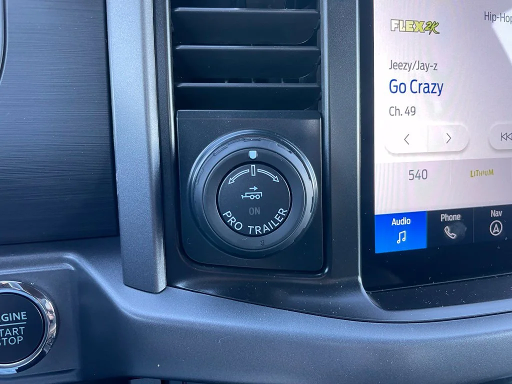 New 2026 Carbonized Gray Metallic Ford XLT image 13
