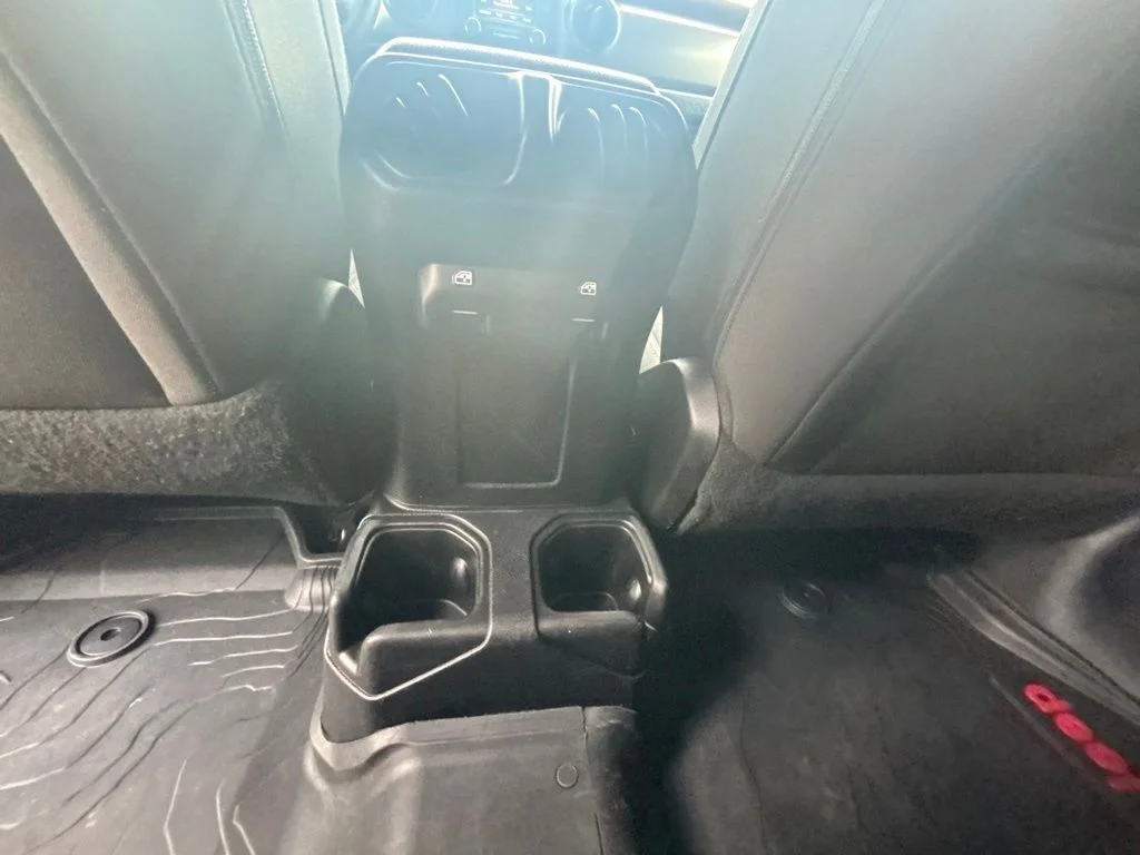 Used 2018 White Jeep Unlimited Sport S image 18