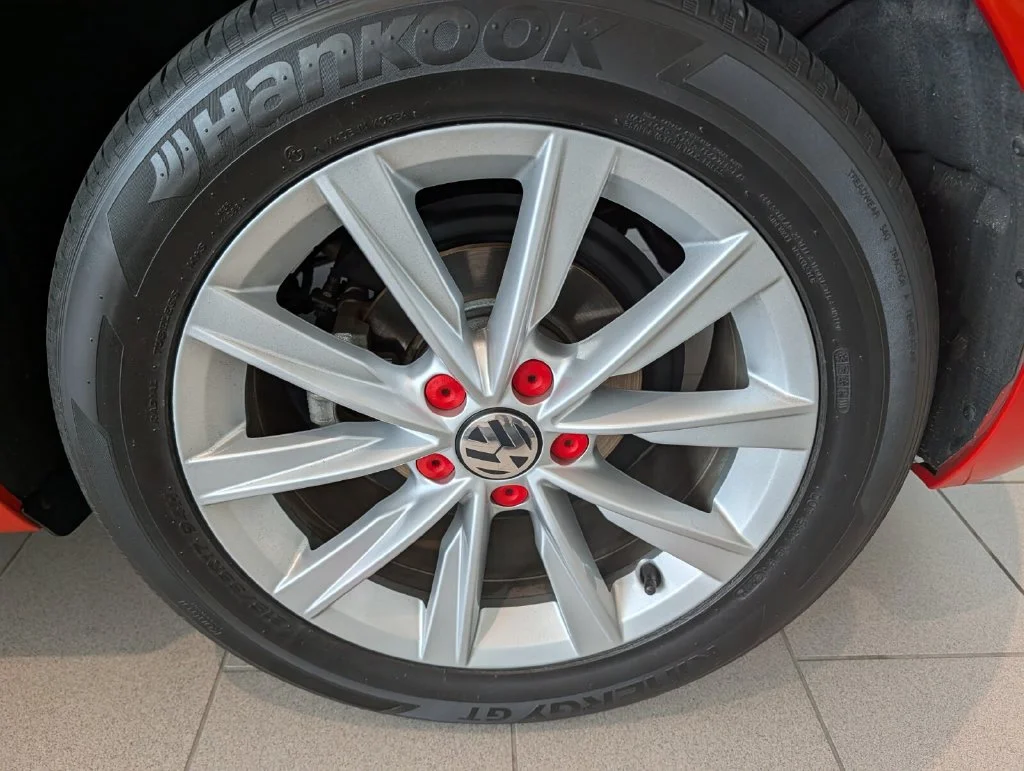 Used 2019 Orange Volkswagen 2.0T SE image 43