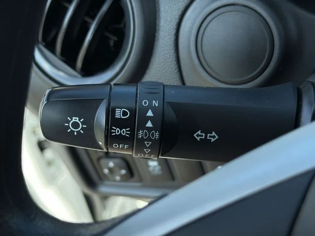 Used 2024  Mitsubishi ES image 28
