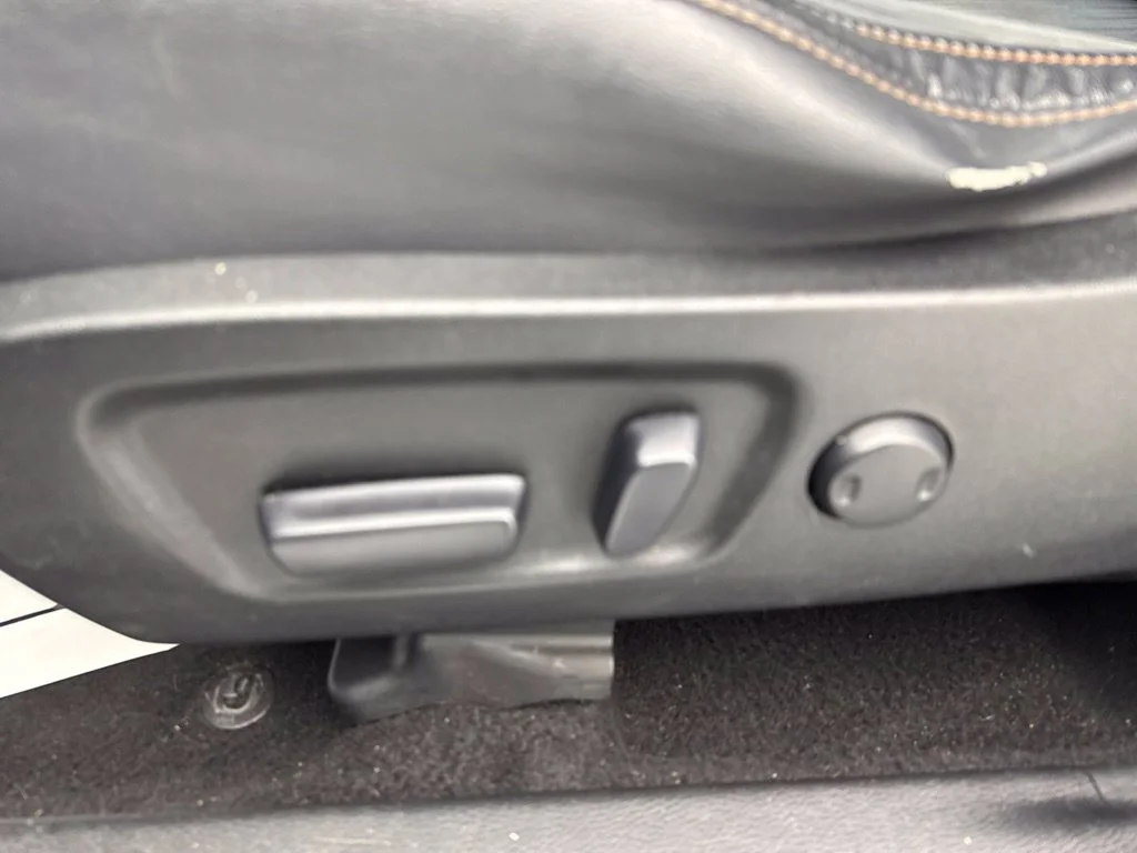 Used 2015 Gray Toyota LE Plus V6 image 17