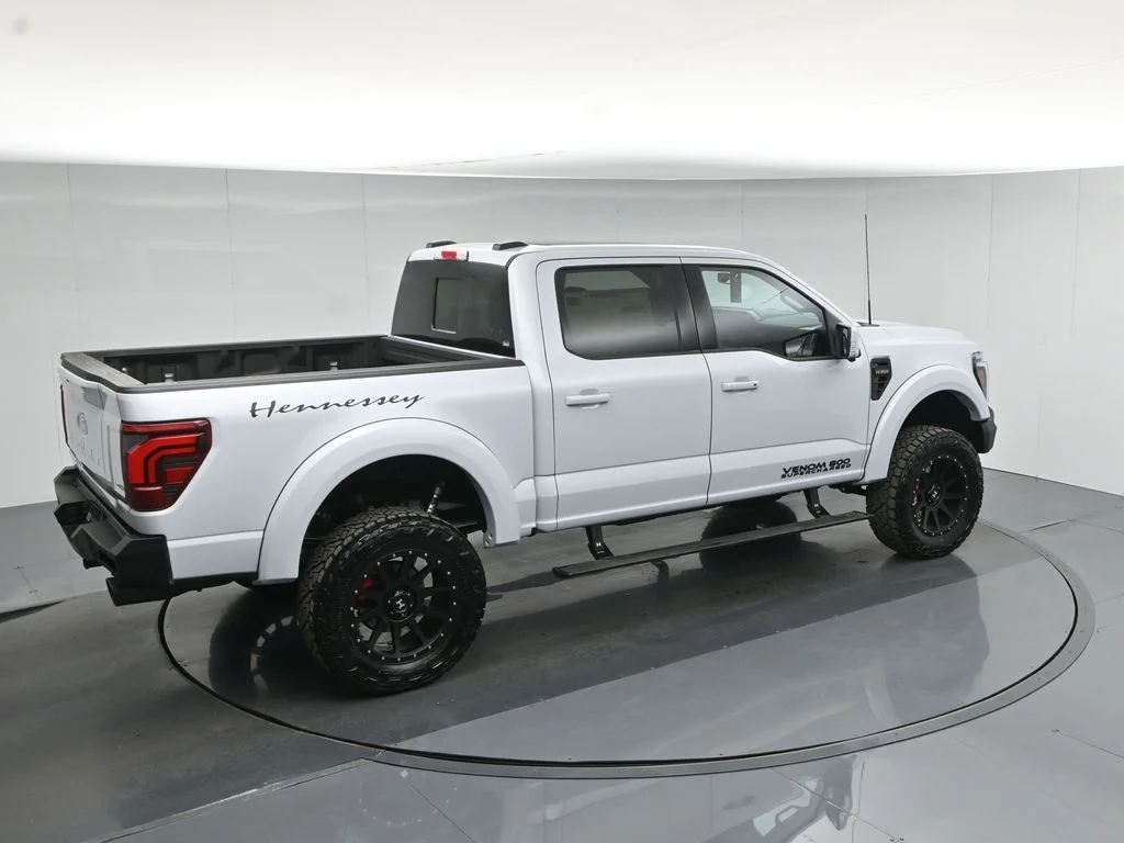 New 2025 White Ford Lariat image 43